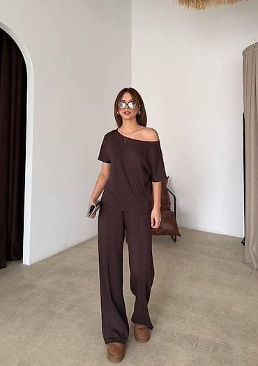 bluza s: 𝑲𝒍𝒆𝒐𝒑𝒂𝒕𝒓𝒂 𝑺𝒕𝒚𝒍𝒆 ✨

⚜️ Velicina S M L
⚜️ Cena 2900 dinara — 4