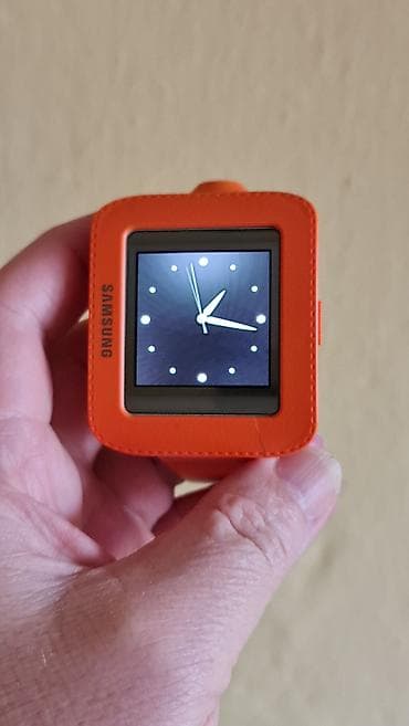 polovno telefoni: Samsung GALAXY Gear – pametni sat, narandžaste boje - Ekran — 2