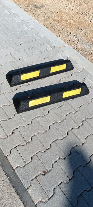 Donji delovi trenerke: Parking stoper dužine 85cm Širine 15cm Visine 10 cm Zaštitite svoj — 7