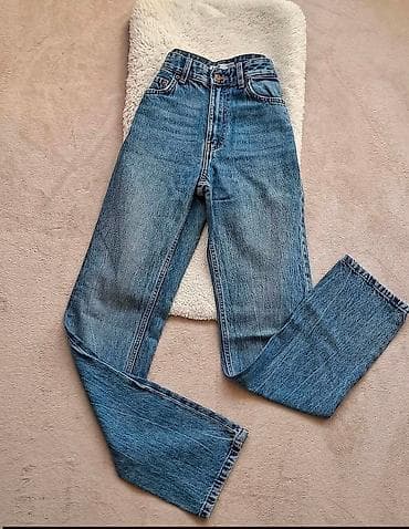 stitch stvari za školu: ⚜️ FARMERICE 
⚜️Za velicine pitajte 
⚜️Cene od 1.500 do 2.300 dinara🟨🟨 — 5