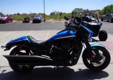 amortizeri za apn 4: Suzuki motokl marke Boulevard M109R. Model u plavoj boji sa crnim — 3