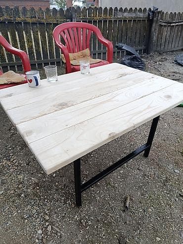 Stilski klub stolovi: Drveni sto sa metalnim nogama – ručni rad - Gornja ploča: masivno — 10