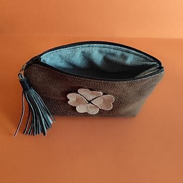 hello kitty privezak: Ručno rađena kozmetička torbica/neseser od eko kože. - Dizajn — 7