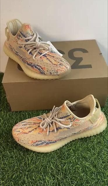 Patike – silueta inspirisana modelom 350 sa Boost-stil đonom Brojevi na lalafo.rs Patike – silueta inspirisana modelom 350 sa Boost-stil đonom Brojevi