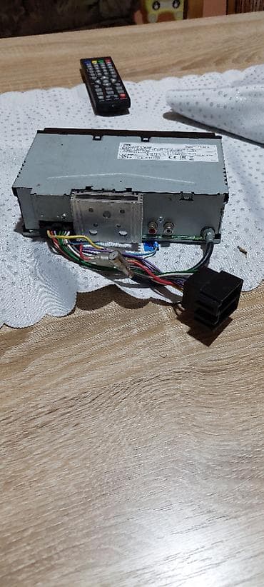 IPod & MP3 Players: Jvc radio radi super ima dobar i kvalitetan zvuk. Mp3 audio usb — 3