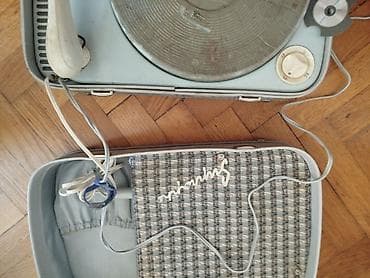 gramofon sa trubom: Stari retro gramofon u koferu vintage Radi ali potenciometri zezaju — 3