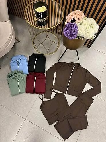 topici: Trodeli ženski sportski set za trening i svakodnevno nošenje. Sastav — 1