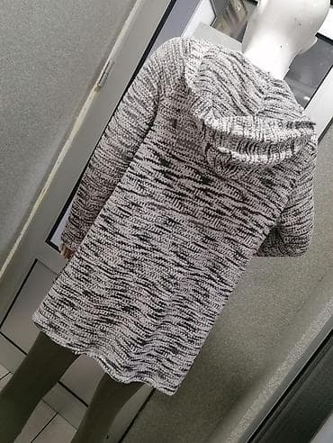 st george džemperi: Ženski pleteni kardigan s kapuljačom - Model: dugi otvoreni kardigan — 2