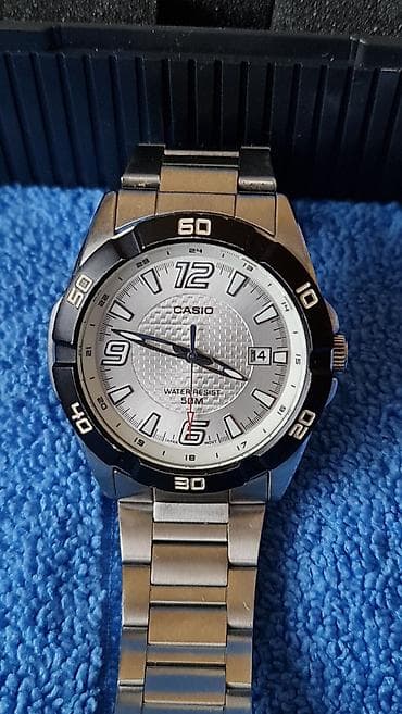 pilotski sat: Casio muški analogni ručni sat - Model iz serije Casual/Sports sa — 10