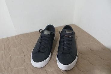 kozna obuca bueno: TOMY HILFIGER br 43 27cm unutrasnje gaziste stopala, patike dvaputa — 2