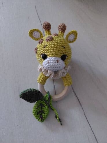 igracke iz kinder jaja prodaja: Heklana žirafa zvečka za bebe - Ručno rađena amigurumi zvečka sa — 5