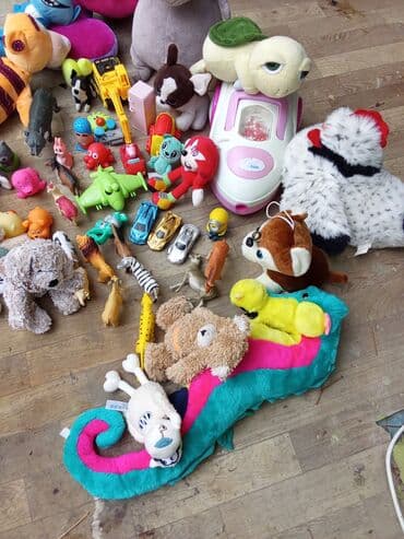 pištolj za decu: Veliki miks dečjih igračaka – plišane, plastične i figure životinja — 2
