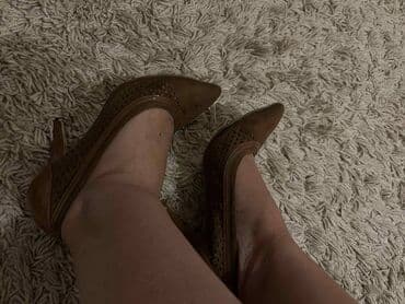 broj cipela po godinama: Salonke, 38 — 6