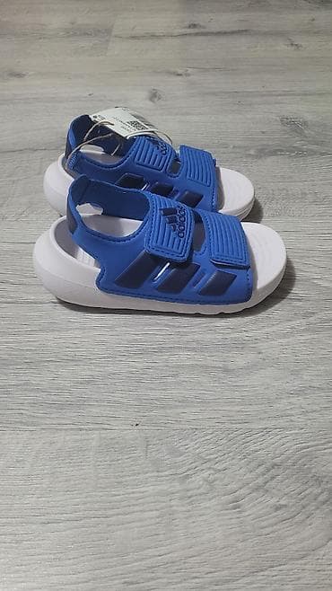 kais za pantalone: Nove Adidas sandale.sa etiketom.broj 25 — 2