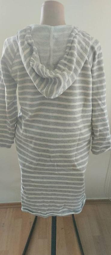 bodi bez ledja: Karakteristike predmeta Proizvođač: JOE FRESH Veličina Evropska: 40 — 4