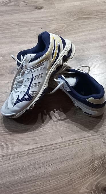 muske pidzame na raskopcavanje: Mizuno Wave sportske patike za dvoranske sportove - Model: Mizuno — 2