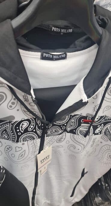 muske trenerke bez ranfle: M do 2xl
3600 din
Muska trenerka — 4