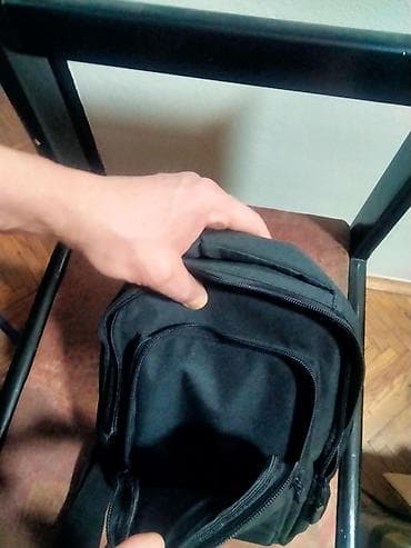 bez bermude: Skaisite Torbica Torbica u odlicnom stanju.Koristio sam je svega — 6