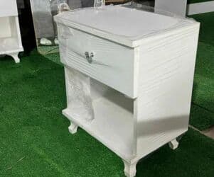 ⸻ ✨ Elegantna bela noćna komoda ✨ Moderan i praktičan komad nameštaja na lalafo.rs ⸻ ✨ Elegantna bela noćna komoda ✨ Moderan i praktičan komad nameštaja