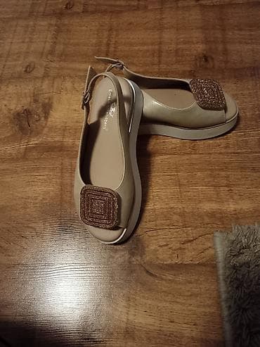 zara u subotici: Ženske sandale Emelie Strandberg - Model: slingback sandale sa — 1