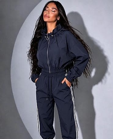 navigare odela: Zenski sportski komplet – jakna + pantalone
3500din
S M L — 6