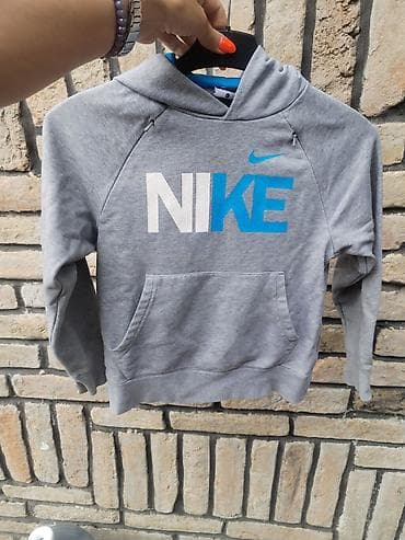 Nike dečiji duks s kapuljačom - Veličina: S (128–140 cm), odgovara