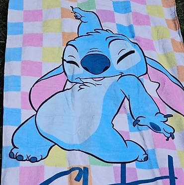 kolevke za bebe: Stitch peskiri
Pamuk
Cena 1100 din 
140x70cm
# — 4