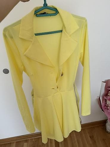 Haljine: Ženski žuti kombinezon sa kaišem - Model: šorc/suknja sa reverima i — 4