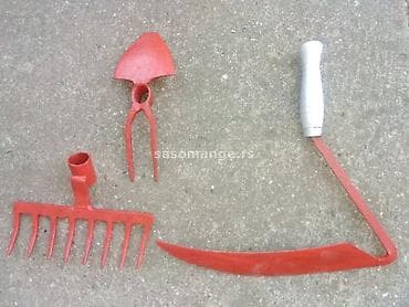 Baštensko orudje za rad, mala motičica, male grabulje i ručna