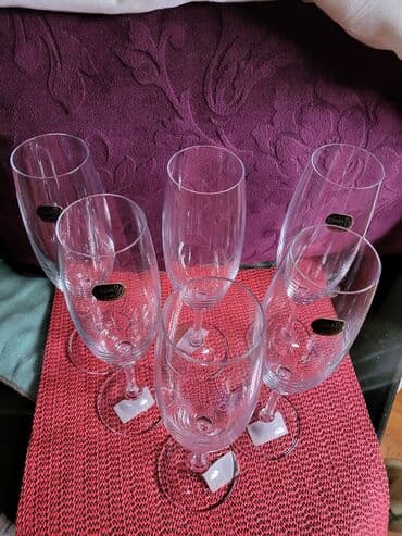 case za viski: Case nove Bohemija kristal,vintaz za vino. Komada 6 u ceni — 6