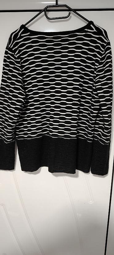 Women's Pants, Jeans, Shorts: Ženski kardigan na kopčanje, crno-beli. - Kroj: klasičan kardigan sa — 1