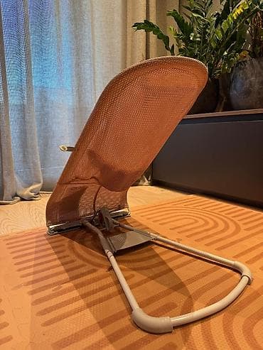 prsluk od tvida: BabyBjörn Bouncer Balance Soft – mrežasti ležaljka/ljuljaška za bebe — 3
