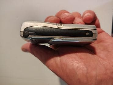 sony linija: Sony CMD-Z7 preklopni mobilni telefon, kao nov, baterija nova, radi na — 9