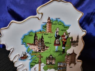 porcelanske solje za caj: Figura, bоја - Šareno, Novo — 2