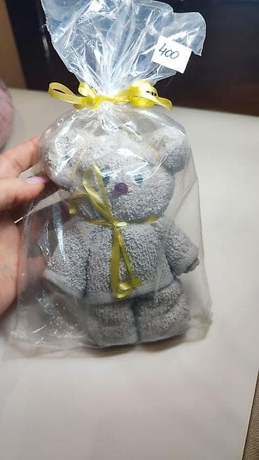 Meda peškir 30x50 - Peškir složen u obliku mede, zapakovan u providnu