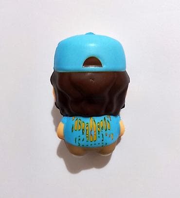 pravi insekti i bube broj 7: Stranger Things figurica - Squish Hero - Dustin Mekana, mala i — 2