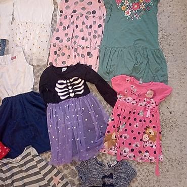 koton zenske haljine: Lot dečjih haljina (oko 11 komada). Sadržaj lota: - Farmerke — 3