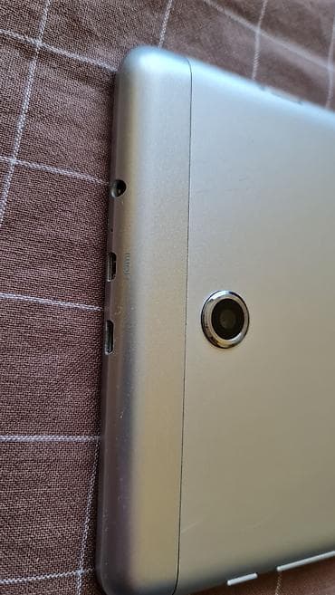 bajt za usb kabl: Acer Iconia tablet – bela prednja strana, srebrna zadnja maska sa — 6