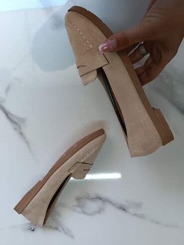 kickers obuca: Broj 36-41
Cena 3000 din — 12