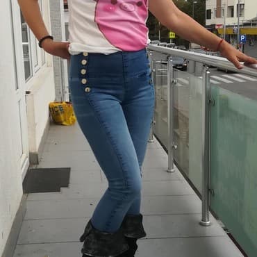 svecane pantalone i tunike: Farmerice vrhunske
Vel S-M — 1