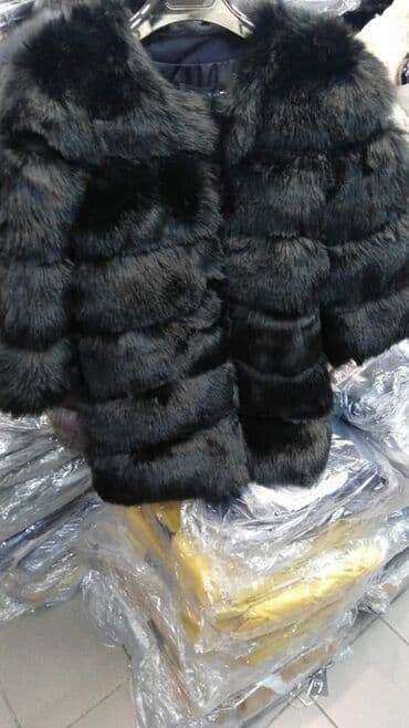 zara bunda crna: Bunda bogatog krzna
M L XL
6200 dinara — 2