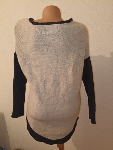 Rolke: Prelep dzemper kao nov,velicina xs/s. 
Napred kraci pozadi duzi — 2