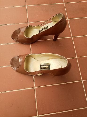 Malo nošene, kožne br 38