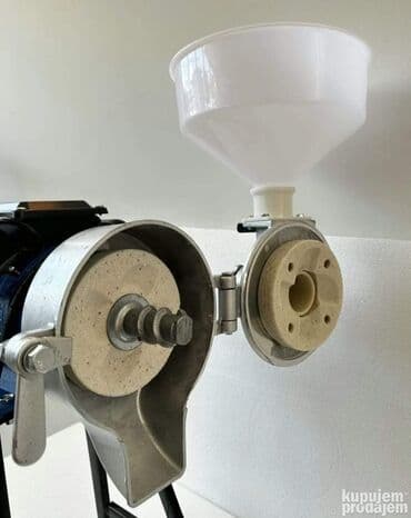 elektricarski alat: Prodajem nov i kvalitetan mlin za kukuruz / za mlevenje kukuruza - — 5