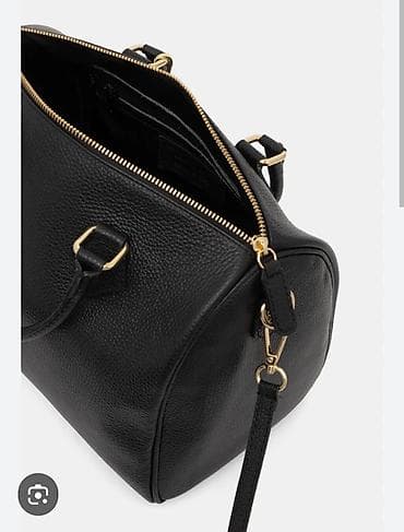 levis majice: Crna ženska torba – “bowling”/duffle stil - Materijal: veštačka koža — 3