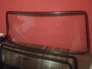 Auto delovi: Prednje vetrobransko staklo (šoferka) Lada 2107 Riva,2101. Polovne — 4