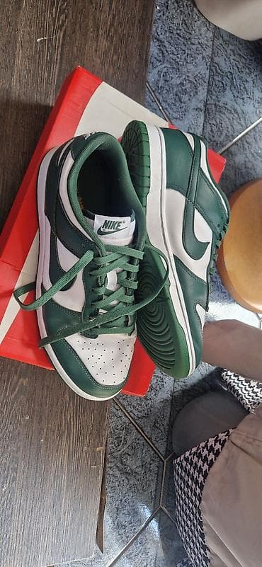 nike patike dunk low: Nike patike – model niskog profila sa klasičnim košarkaškim DNK-om — 2