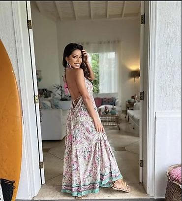 Women's Footwear: Veoma lepa letnja haljina, kao ova na modelu samo je dezen drugih — 2