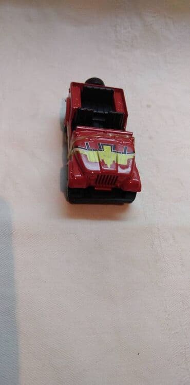 delovi za maketu fice: Burago Jeep Wrangler 1:43 China,fali staklo — 2
