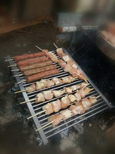 prohromski kotlic cena: Roštilj na ugalj, Novo — 2